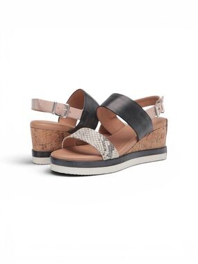 CREVO Vickee Wedge Sandal Snake 9.5M NIB